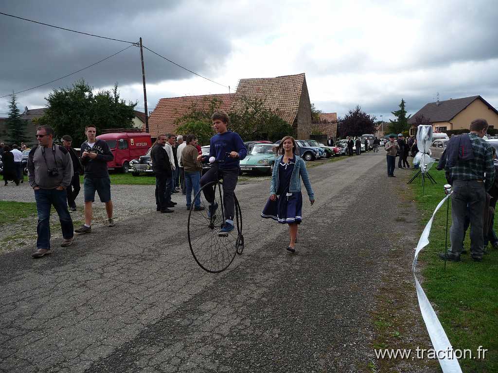 2013_Rustenhart (84).JPG - 06/10/2013 - 68740 RUSTENHART 33ème Randonnée Internationale des Vendanges - Promenade en grand-bi